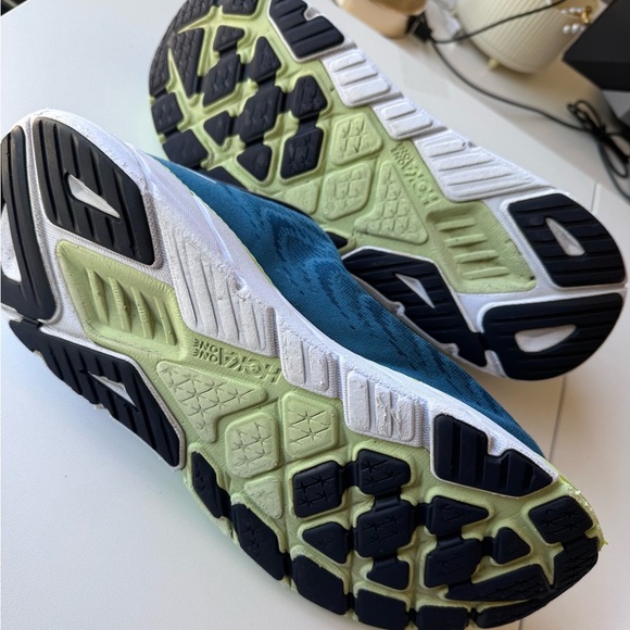 HOKA Arahi 6 Running Shoes main image 8